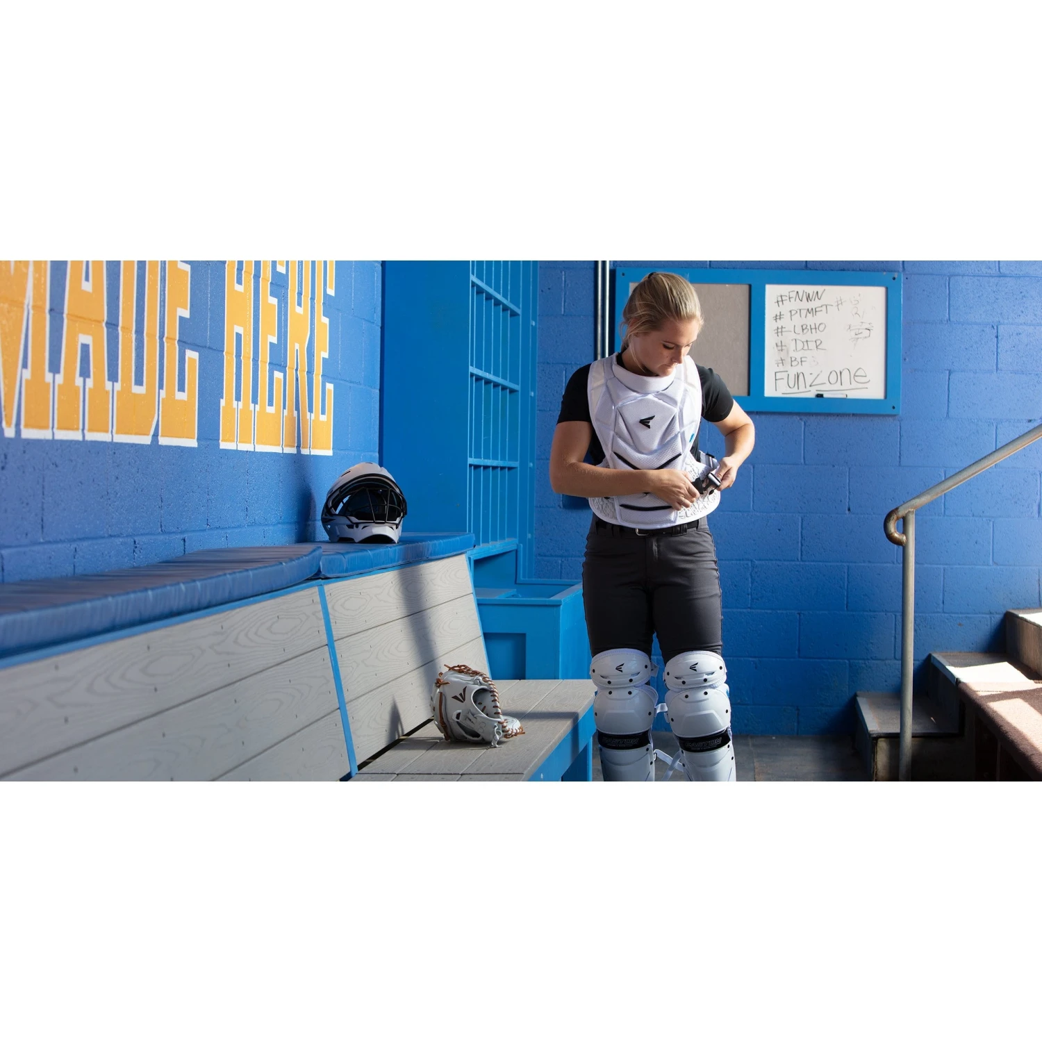 Easton Jen Schro The Very Best Fastpitch Softball Catchers Chest Protector, Large 17" (Royal) - Image 5